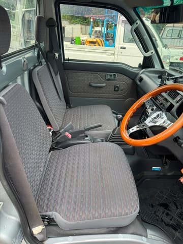2001 Daihatsu Hijet JDM car for sale — photo 8 of 11