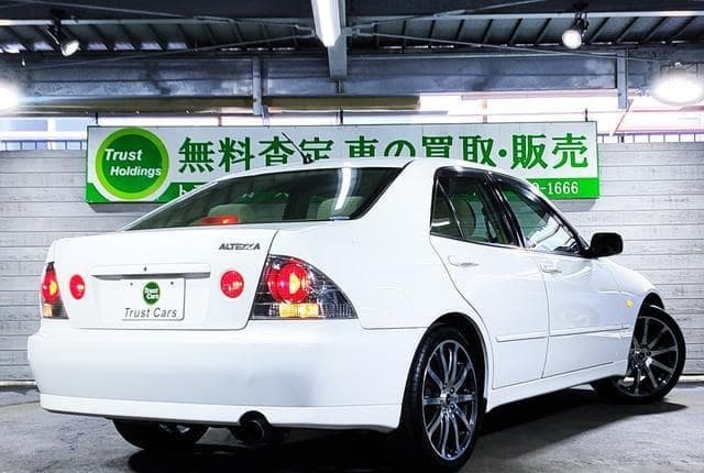 2002 Toyota Altezza JDM car for sale — photo 3 of 25