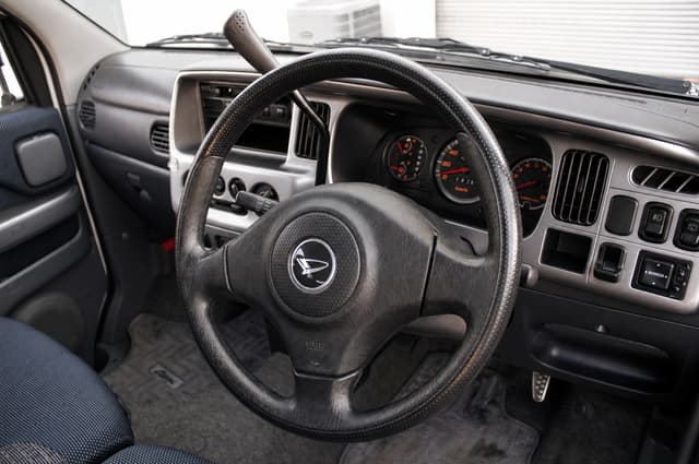 2001 Daihatsu Atrai JDM car for sale — photo 9 of 18