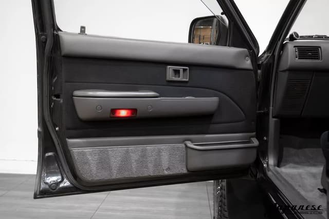 1995 Toyota Hilux Surf JDM car for sale — photo 17 of 25