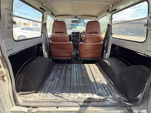 1990 Suzuki Jimny JDM car for sale — photo 4 of 12
