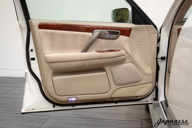 2001 Toyota Crown JDM car for sale — photo 18 of 25
