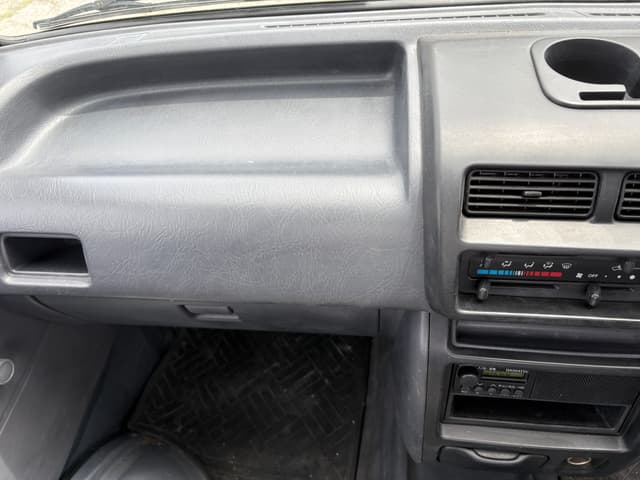 2000 Daihatsu Hijet JDM car for sale — photo 16 of 25