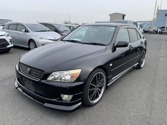 2001 Toyota Altezza JDM car for sale — photo 4 of 10