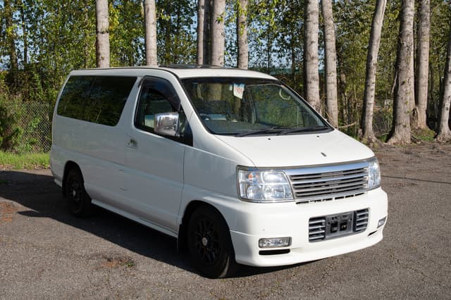 2000 Nissan Elgrand JDM car for sale — photo 3 of 15