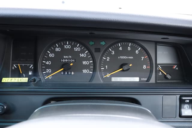 1999 Toyota Crown JDM car for sale — photo 11 of 25