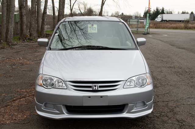 2000 Honda Odyssey JDM car for sale — photo 2 of 15