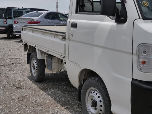 1999 Daihatsu Hijet JDM car for sale — photo 10 of 25