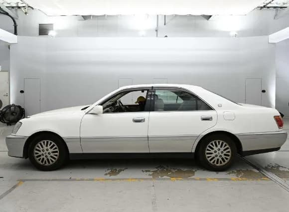 1999 Toyota Crown JDM car for sale — photo 3 of 7