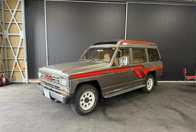 1986 Nissan Safari JDM car for sale — photo 2 of 25