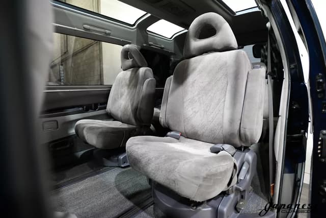 1996 Mitsubishi Delica JDM car for sale — photo 16 of 25