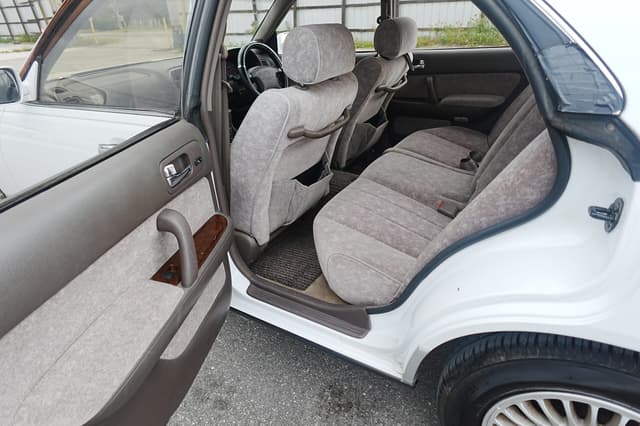 1996 Nissan Cedric JDM car for sale — photo 12 of 20