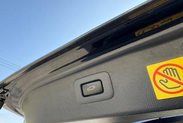 2011 Toyota Alphard JDM car for sale — photo 8 of 25