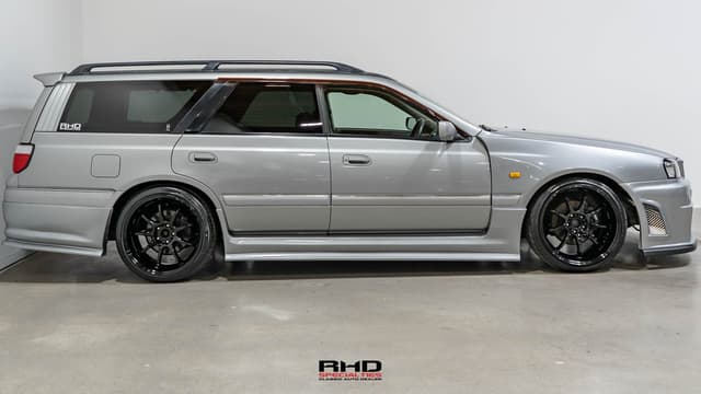 2001 Nissan Stagea JDM car for sale — photo 8 of 25