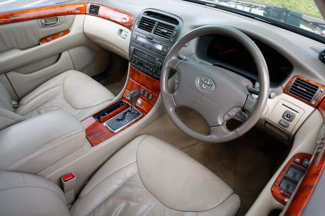 2000 Toyota Celsior JDM car for sale — photo 6 of 25