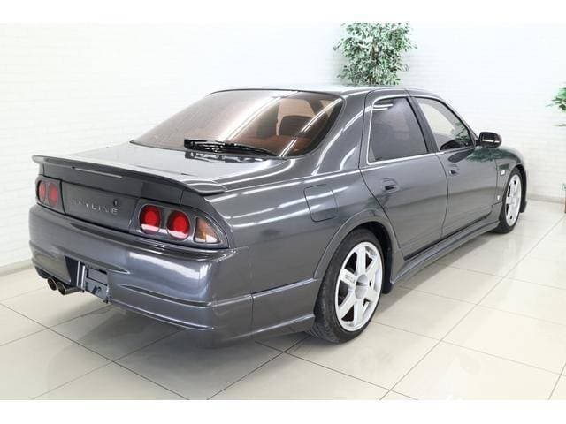 1993 Nissan Skyline JDM car for sale — photo 2 of 16