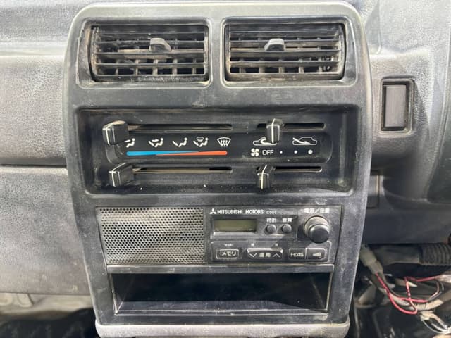 1998 Mitsubishi Minicab JDM car for sale — photo 15 of 25