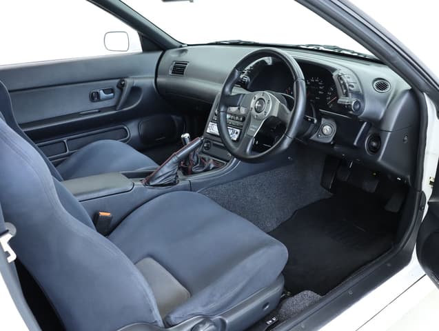 1993 Nissan Skyline JDM car for sale — photo 8 of 10