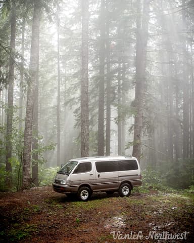 1995 Toyota HiAce JDM car for sale — photo 9 of 25
