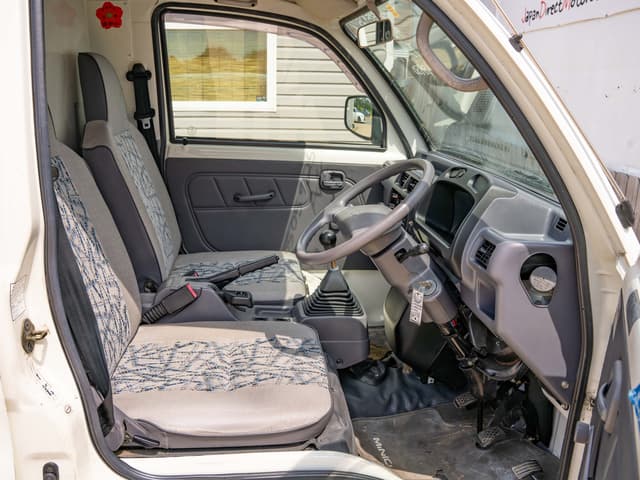 1998 Mitsubishi Minicab JDM car for sale — photo 11 of 15