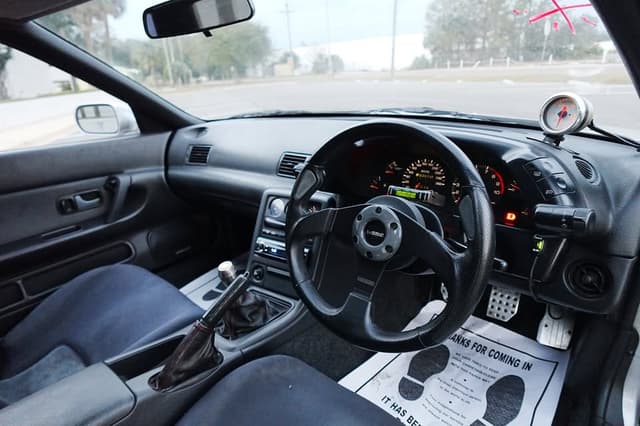 1992 Nissan Skyline JDM car for sale — photo 15 of 18