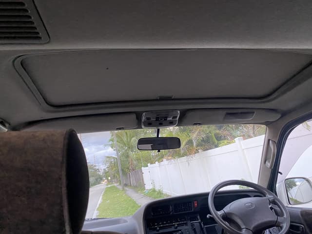 1994 Toyota HiAce JDM car for sale — photo 13 of 19