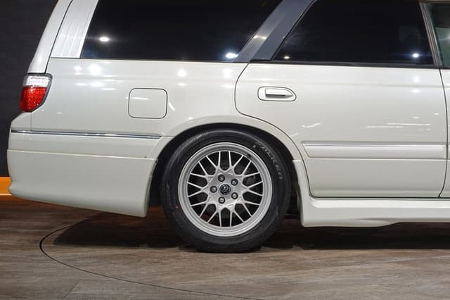 2000 Nissan Stagea JDM car for sale — photo 16 of 25