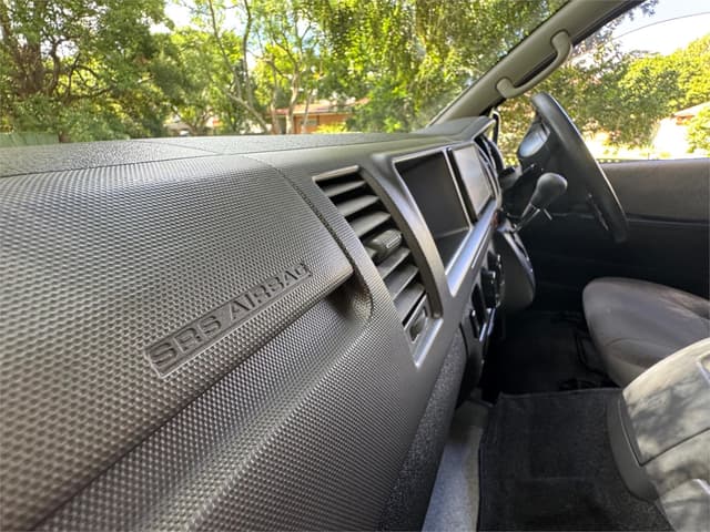 2007 Toyota HiAce JDM car for sale — photo 20 of 23