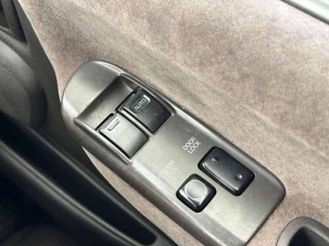1997 Toyota HiAce JDM car for sale — photo 18 of 25