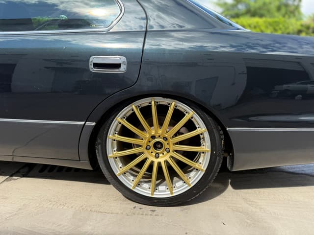 1999 Toyota Celsior JDM car for sale — photo 16 of 21