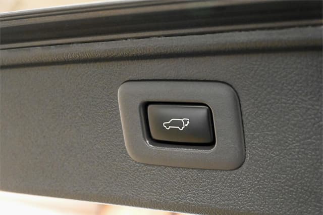 2011 Toyota Alphard JDM car for sale — photo 11 of 23