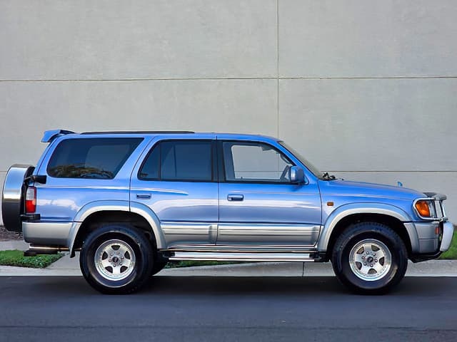 1996 Toyota Hilux Surf JDM car for sale — photo 21 of 25