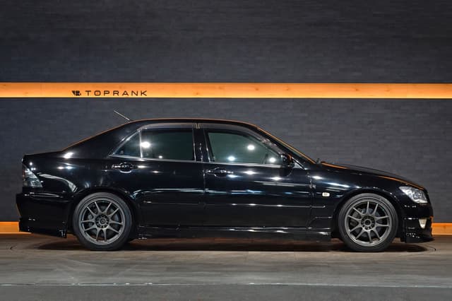 2002 Toyota Altezza JDM car for sale — photo 24 of 25