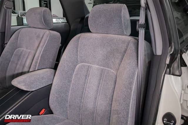 1997 Toyota Crown JDM car for sale — photo 16 of 25