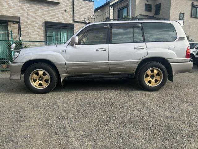2000 Toyota Land Cruiser JDM car for sale — photo 11 of 19