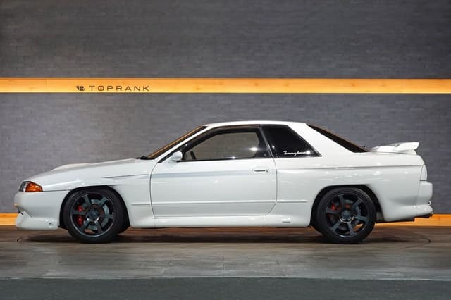 1990 Nissan Skyline JDM car for sale — photo 23 of 25