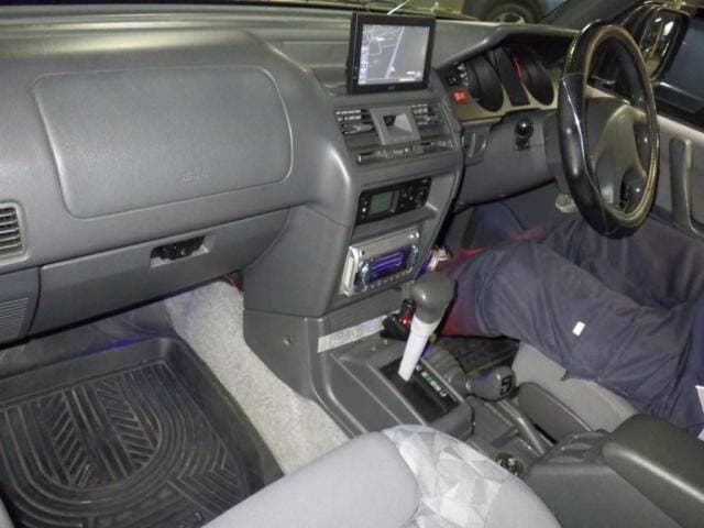 1997 Mitsubishi Pajero JDM car for sale — photo 3 of 5