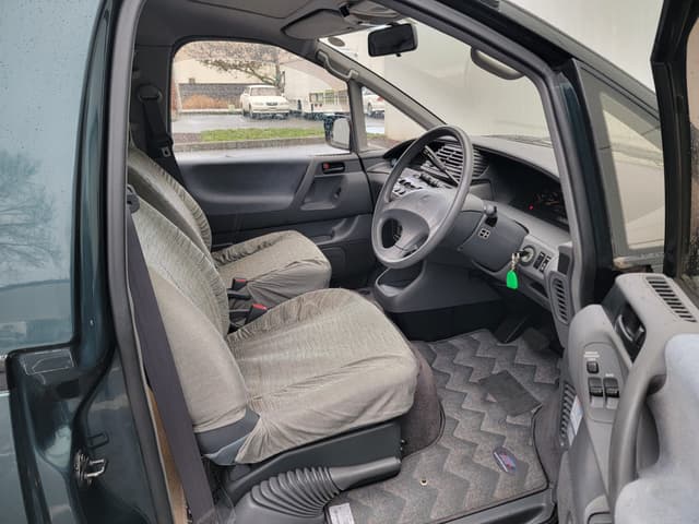 1994 Toyota Estima JDM car for sale — photo 9 of 17