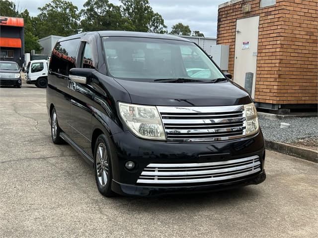 2006 Nissan Elgrand JDM car for sale — photo 3 of 16