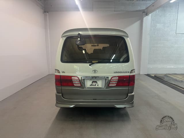 2001 Toyota Grand Hiace JDM car for sale — photo 16 of 25