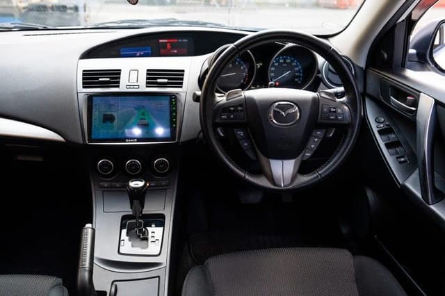 2012 Mazda Axela JDM car for sale — photo 15 of 18