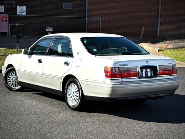 1999 Toyota Crown JDM car for sale — photo 9 of 25