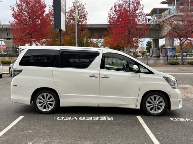 2008 Toyota Vellfire JDM car for sale — photo 3 of 15
