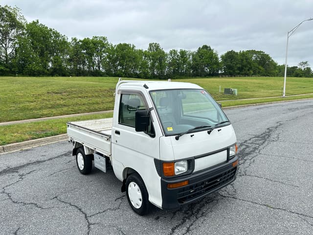 1997 Daihatsu Hijet JDM car for sale — photo 2 of 10