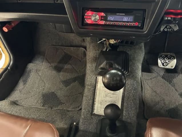 1996 Suzuki Jimny JDM car for sale — photo 4 of 11