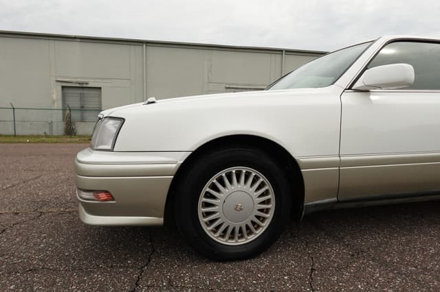 1995 Toyota Crown JDM car for sale — photo 12 of 19
