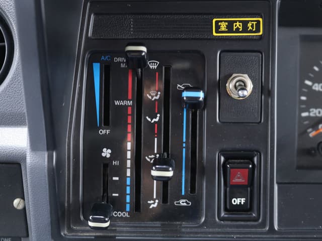 1992 Toyota HiAce JDM car for sale — photo 13 of 25