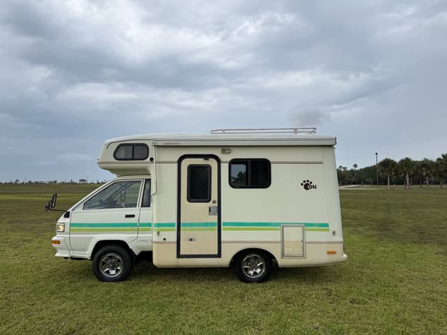 1994 Toyota Townace JDM car for sale — photo 5 of 25