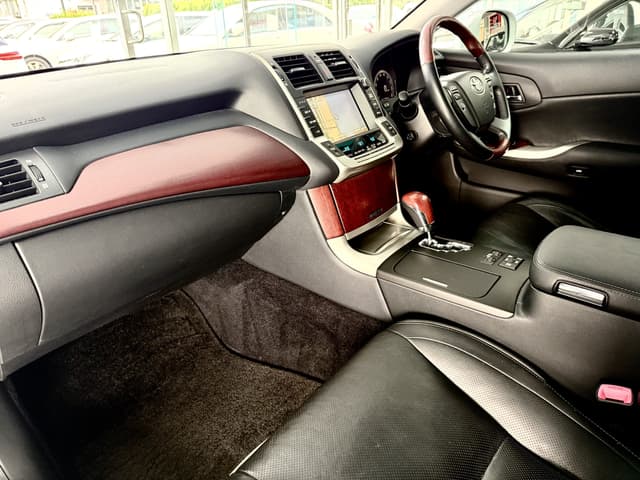 2009 Toyota Crown JDM car for sale — photo 5 of 5