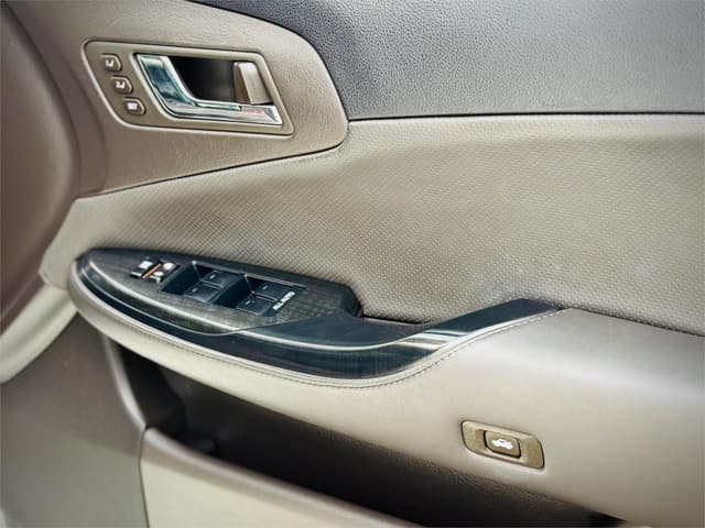 2008 Toyota Crown JDM car for sale — photo 22 of 25
